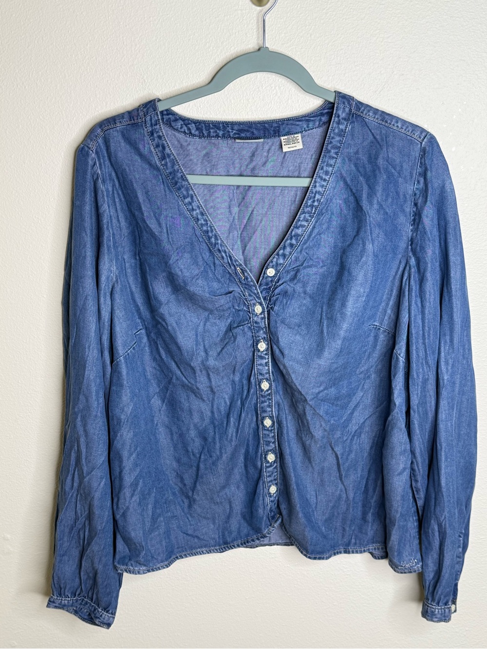 Levi’s Women’s 1X Western Chambray Shirt Ruched V Neck Long Sleeve Blouse